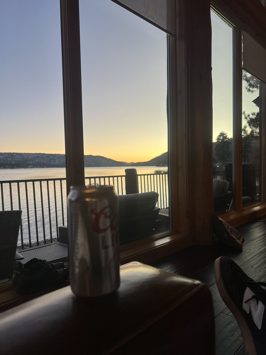 5 beer can smoked chickens for dinner for all the fellas, jalepeno bacon Mac n cheese on the side. Beer. Vibes.