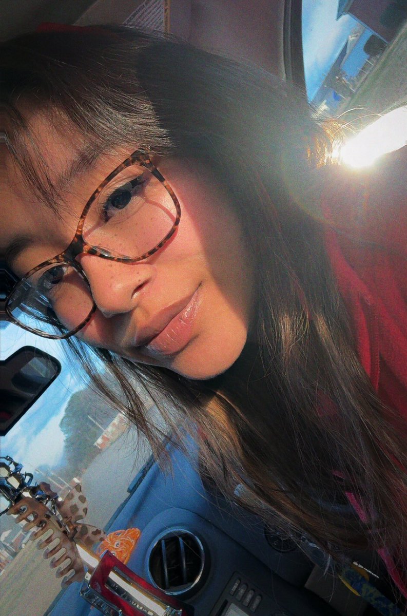 friendly neighborhood chicken dealer😎