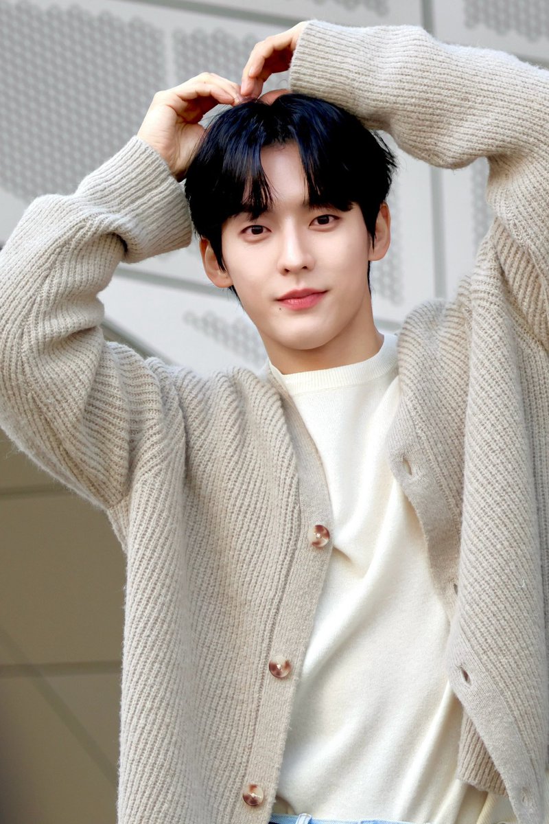 250308 음악중심 미니팬미팅🩵
리본피스🎀

#비투비 #이민혁 #LEE_MINHYUK  #민혁 #MINHYUK #허타람찌 
#BTOB #HUTA <a href="/btob2mh/">HUTA</a>