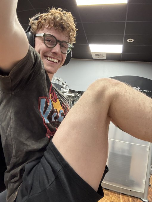 Leg day https://t.co/wka0mgRcte