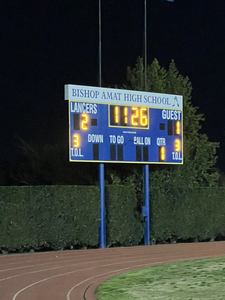 JABcamLA's tweet image. What a finish!! Bishop Amat High School  defeats San Pascual High School 2-1 in Extra Time (15 minute Golden Goal CIF rule) After 2 Red cards for the Lancer in the 2nd half. They get that Golden Goal on a corner kick!! WOW!! 🔥⚽️ #ilovefutbol #lapuente #Bishopamat #CIF