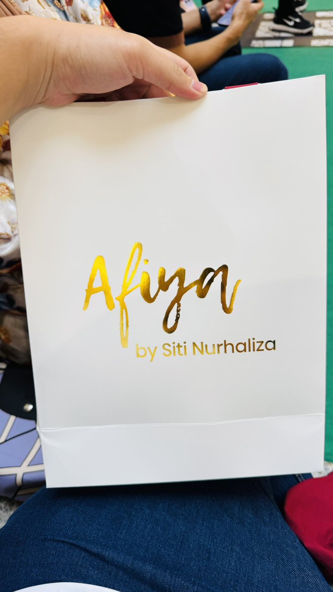 aliff_hafizan's tweet image. Dh smpai kome...

#Pavilion
#MeetandGreet
#BiduanitaNegaraSitiNurhaliza 
@CTNurhaliza11 
#AfiyabySitiNurhaliza