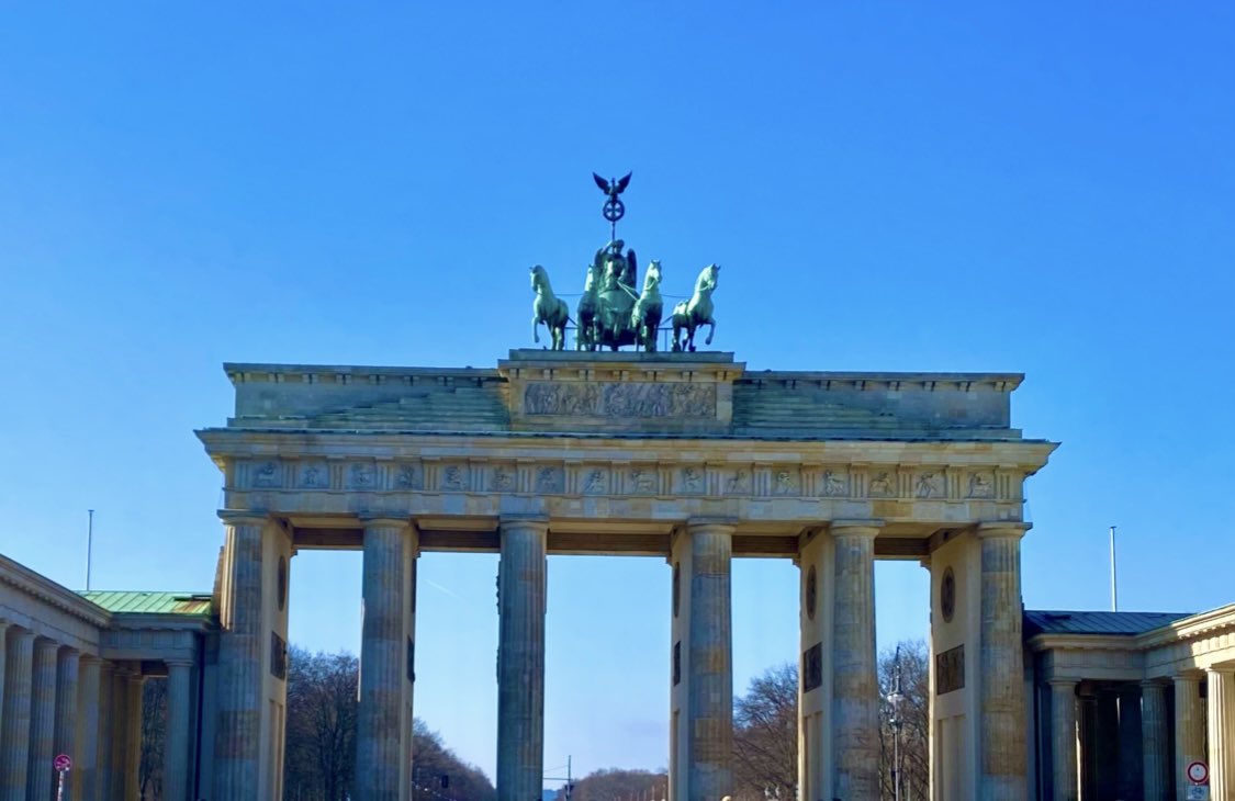 Өдрийн мэнд
Нартай сайхан өдөр байлаа ☀️
Цагийн зөрүү нэг хэсэгтээ л байх бололтой 😊
#Берлин #Бранденбург