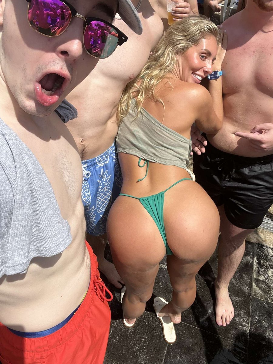 uravgwhiteguy's tweet photo. Bonnie blue in cancun https://t.co/deBUEZMGPt