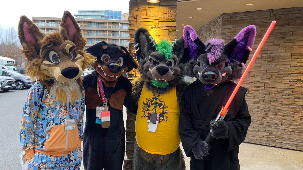 Lanepaws's tweet image. VancouFur vibes! 💜🐾