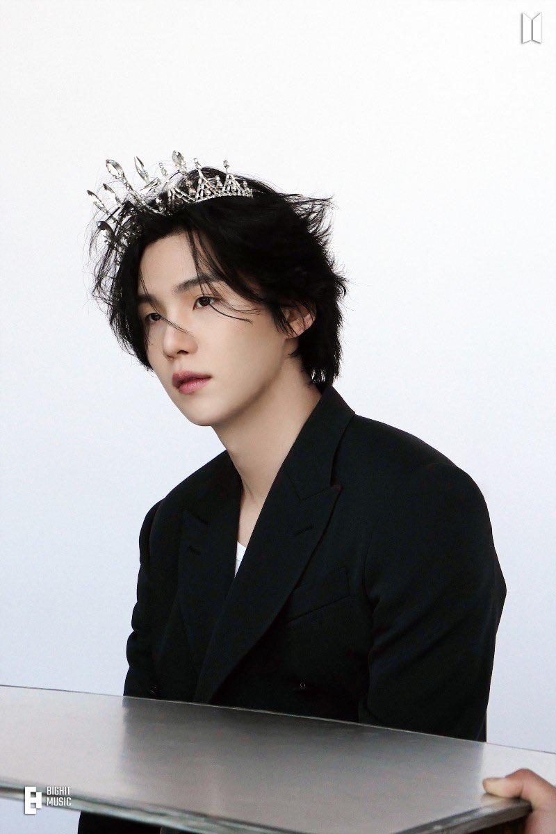 kook_borahae's tweet image. 윤기야~ 생일 축하해 💜 보고싶오🐱
#SUGA 
#SUGA_BDAY 
#윤기는_다_이쁘지