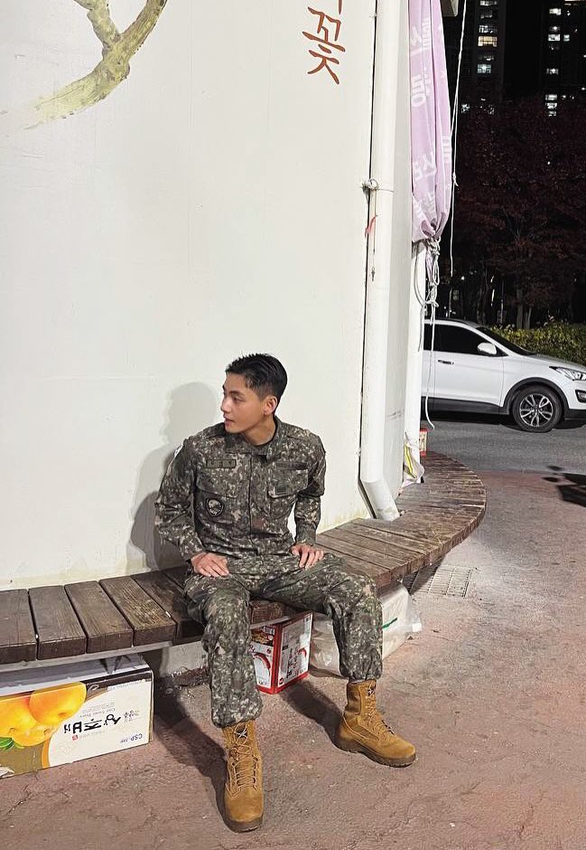 DailylofV's tweet image. ICONIC