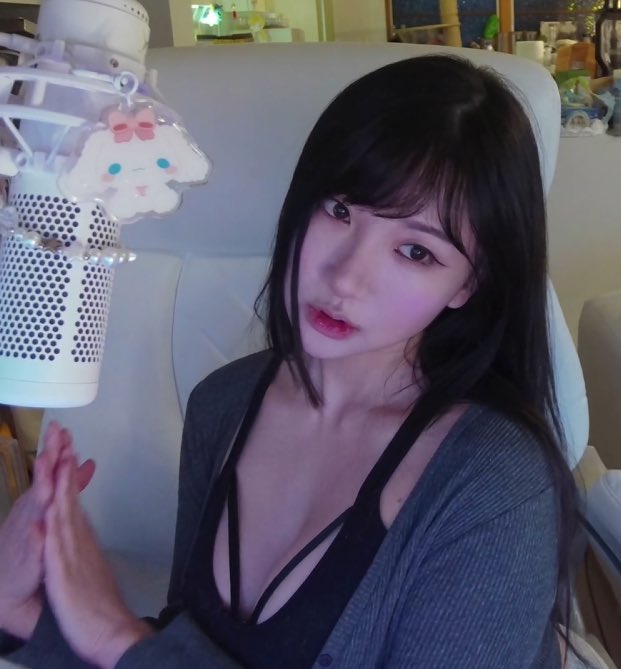 webcam selfies for women's day 💗