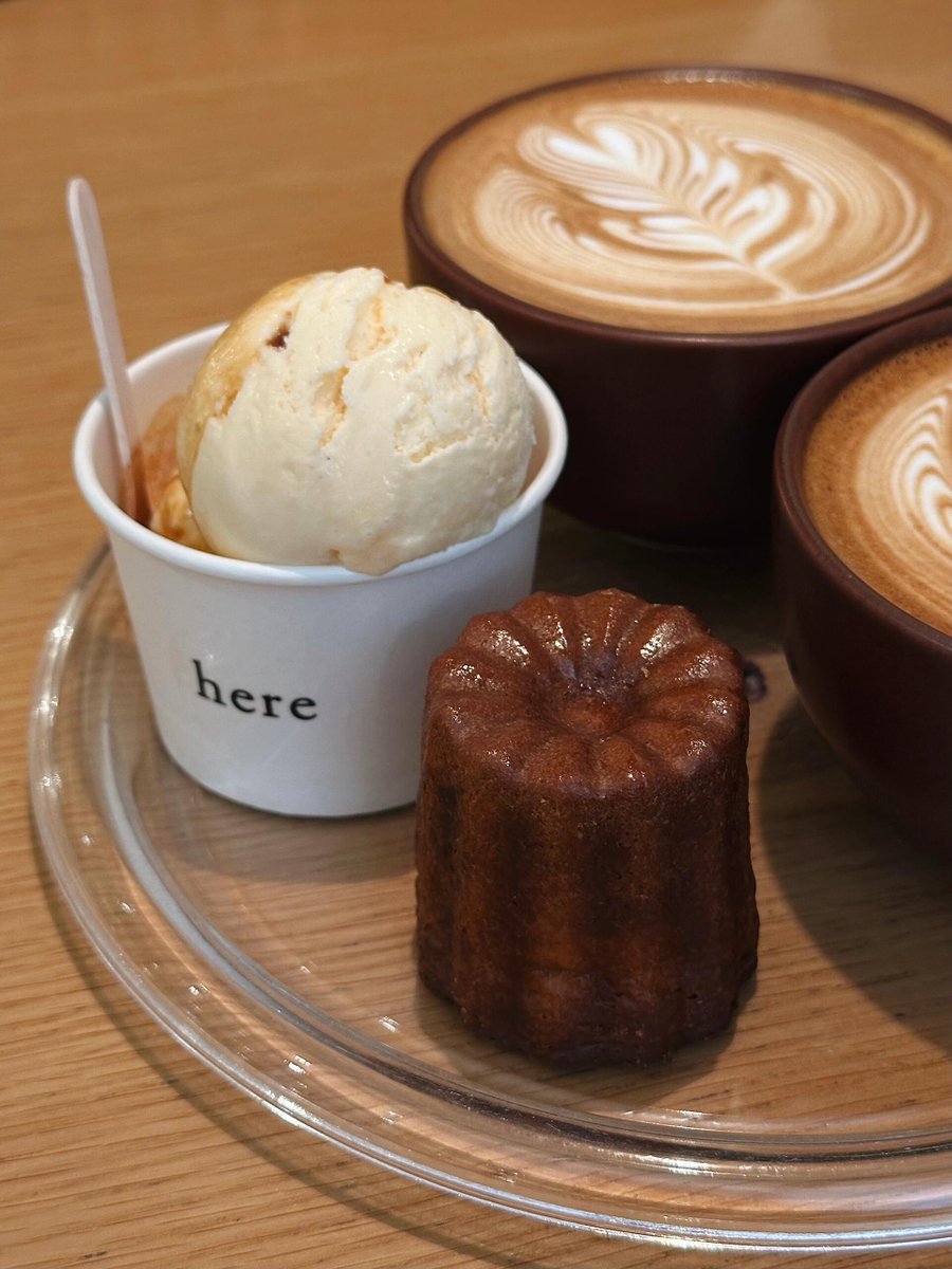 pamuchi_db_008's tweet image. コーヒーは非常にコクがあり☕、酸味の少ない味わいです😊
アイスも美味しかったし🍦,コーヒーがかかってました
甘くて、苦しくて、シャンシャン、本当にとてもおいしいです!✨😋
