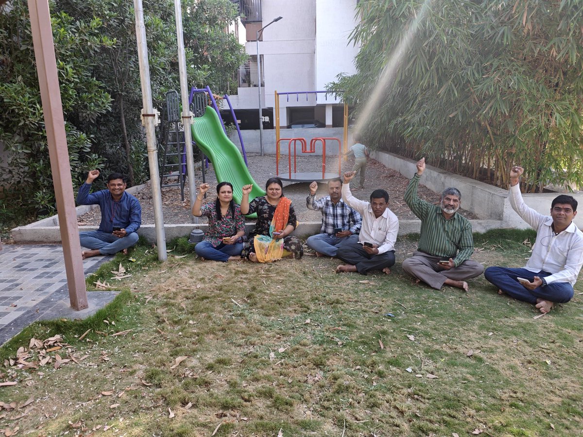 *We Demand* 

#Bom_Staff_Ladhenge_Jitenge

<a href="/mahabank/">Bank of Maharashtra</a>
<a href="/DFS_India/">DFS</a>
<a href="/nsitharamanoffc/">Nirmala Sitharaman Office</a>
<a href="/official_SecDFS/">Office of Secretary DFS</a>
<a href="/nsitharaman/">Nirmala Sitharaman</a>
<a href="/EconomicTimes/">Economic Times</a>
@FinancialExpress