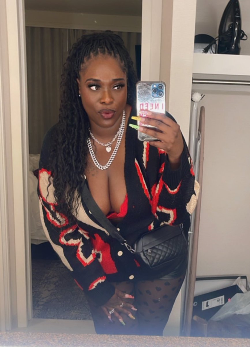 beautynbullshit's tweet image. Pretty in the media, but they ❤️ me in real life
