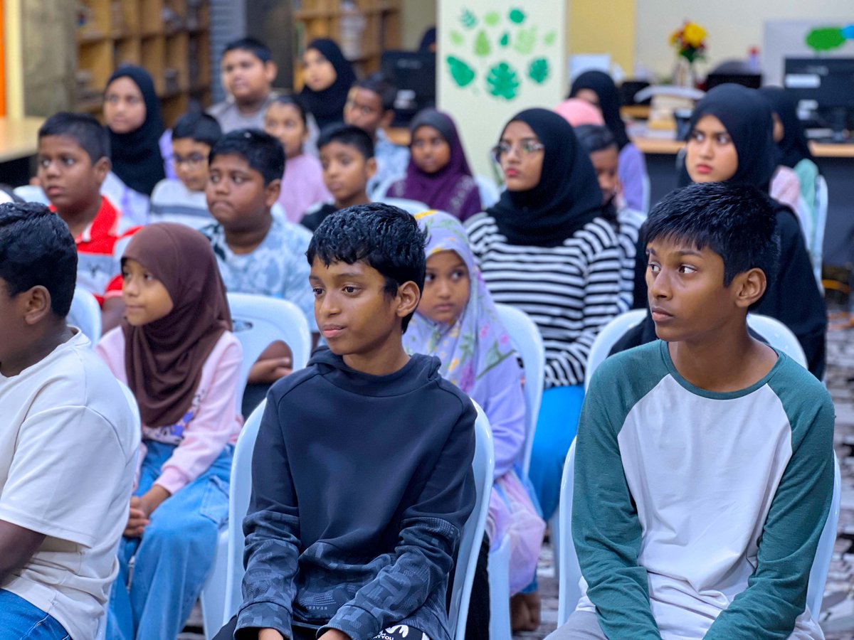 ފުވައްމުލައް ޕަބްލިކް ލައިބްރަރީއިން  ރަމަޟާންމަހު ގެނެސްދޭ "އިވްނިންގ ވިތް ޝަމީމު ސަރ" ޕްރޮގްރާމްގެ ތެރެއިން އިއްޔެ ހަވީރު ފުވައްމުލައް ޕަބްލިކް ލައިބްރާރީ ގައި  ބޭއްވި ފުރަތަމަ ޕްރޮގްރާމް . މި ޕްރޮގްރާމްގެ ފުރަތަމަ ހަފްތާގެ މައުޟޫއަކީ 'ހެޔޮކަމުގެ ނަމޫނާއަކަށް ވާށެވެ'.