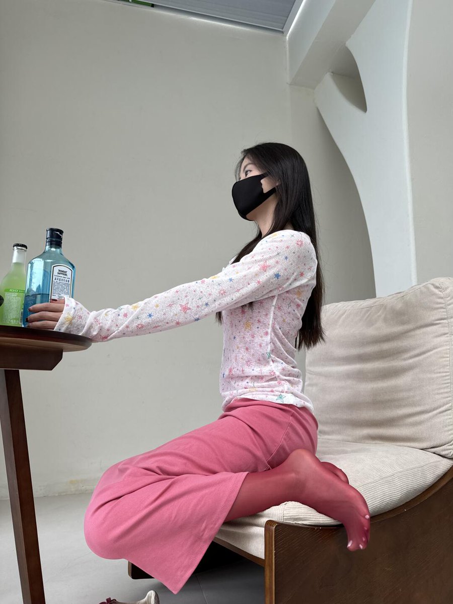 驾驭红色 #裤里丝