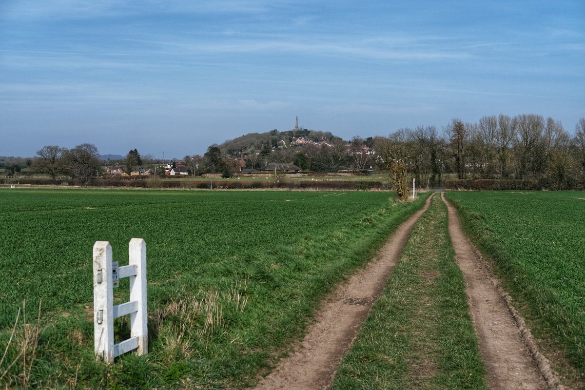 PhotoWalk55's tweet photo. 7 miles from St Georges towards Lilleshall and back trying out a Nikon 16-80mm on the Fuji XT3 with Urth lens converter... Requires full manual mode just for fun... changed back to 35mm Fuji lens after "top of the world"
 #Shropshire #ShropshireWalking https://t.co/mAoCcvf7bk