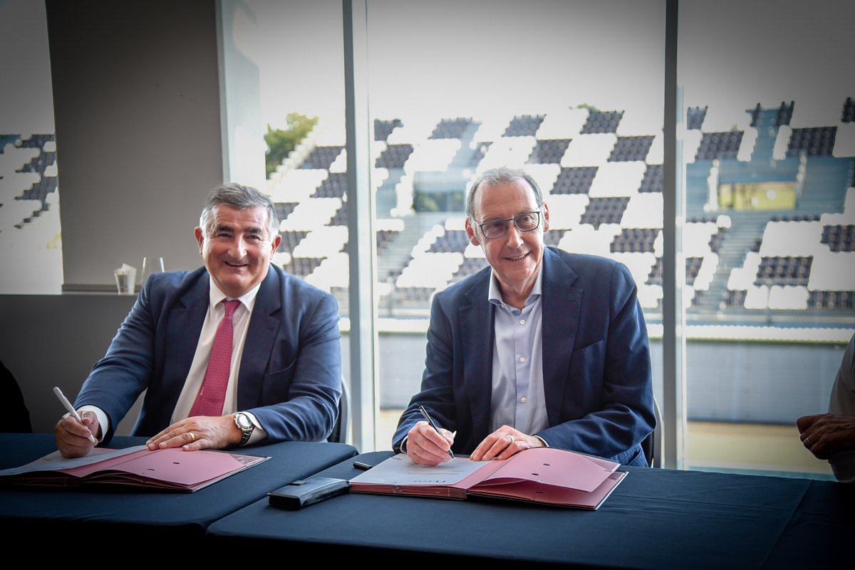 Fabien BAZIN, Président de @nievrefr (@fabien_bazin) on Twitter photo Mercredi 05/03, <a href="/MagnyCoursTrack/">Circuit Magny-Cours</a> : #signature d'un #bail dit emphytéotique d’une durée de 70 ans avec Mr Ott, Président fondateur de Courbet Héritage, pour le futur #hôtel à Magny-Cours sur les terrains de l’ancien lycée agricole et de l’ancien AFPA.
Beau #projet d'avenir! Mercredi 05/03, <a href="/MagnyCoursTrack/">Circuit Magny-Cours</a> : #signature d'un #bail dit emphytéotique d’une durée de 70 ans avec Mr Ott, Président fondateur de Courbet Héritage, pour le futur #hôtel à Magny-Cours sur les terrains de l’ancien lycée agricole et de l’ancien AFPA.
Beau #projet d'avenir!