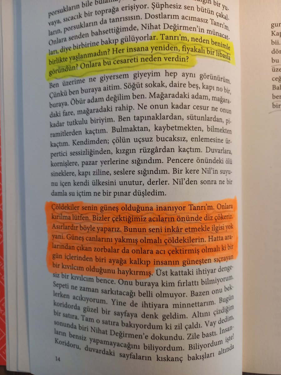 "Görüyorsun değil mi Tanrı'm? Benim sözlerimi inkâr edenler de var. Senin acını en iyi ben anlarım."
Fevkalade bir kitap Önce Biraz Ağladılar. Fakat içinde öyle bir öykü var ki bendenizi neredeyse öykünün tamamını çizmek zorunda bırakan. İsmi, "Nihat'ın Münacatı". 
+++