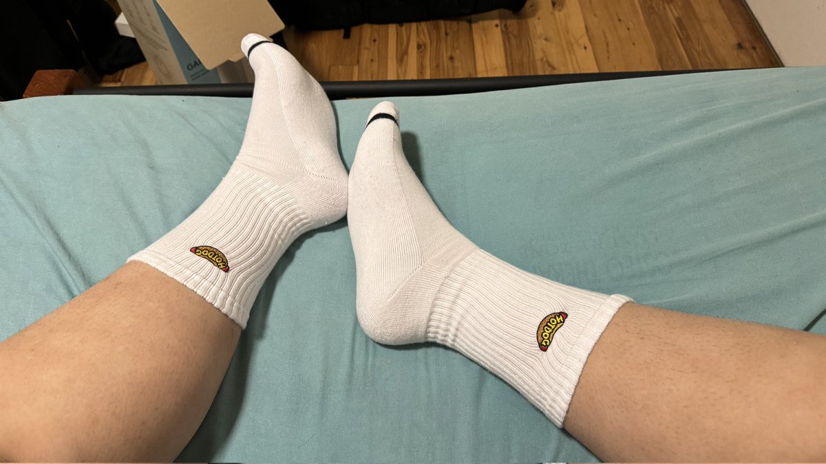 Thursdaytorelax's tweet photo. 白袜 https://t.co/6hvFQ14IvF