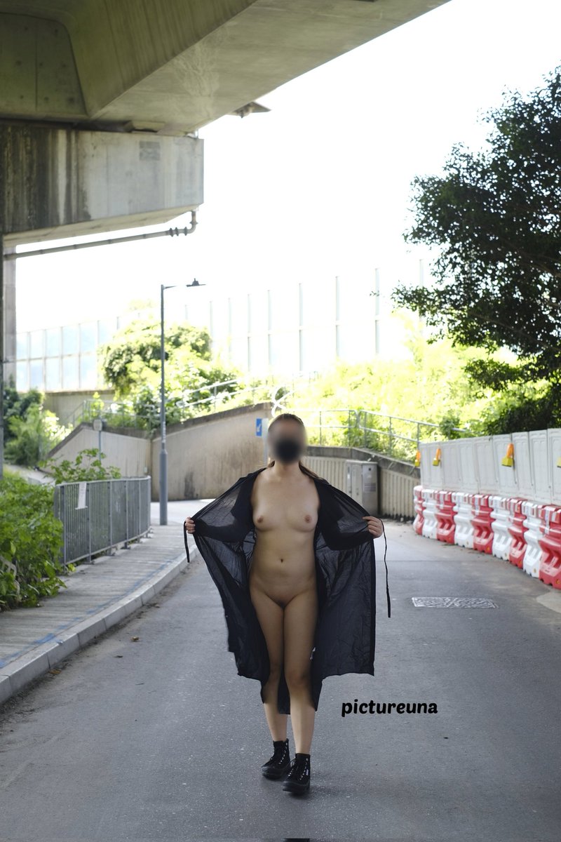 上次同Hongkongasian合作拍完長片都係決定轉台Fansly 依家免費追蹤都有野睇添！不過Onlyfans都會繼續更新🙈

只係Fansly會有埋OF唔俾出既露出 同埋增加左等級 最高級會員仲有超稀有特別內容🤭  

依家仲有優惠最平有七折 連結喺留言～

#港女 #露出 #賣相 #賣片