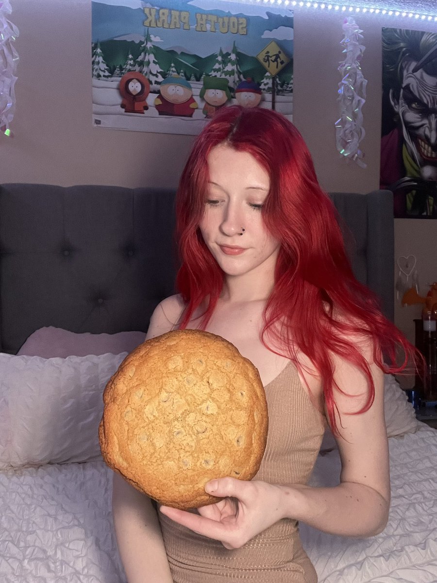 L_ylaBaby's tweet photo. I make a big cookie guys ! #bigcookie #twitter #x #SUGA https://t.co/yurDDdrXV9