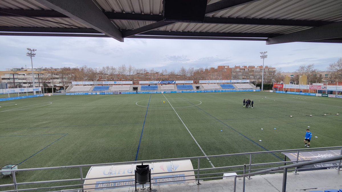 Tot a punt al Municipal Sagnier <a href="/aeprat1945/">AE Prat</a> - <a href="/FutBaseCES/">Futbol Base CES</a> amb la veu d' <a href="/ericballe00/">Eric Ballester Navarro</a>
📻 #89.1FM