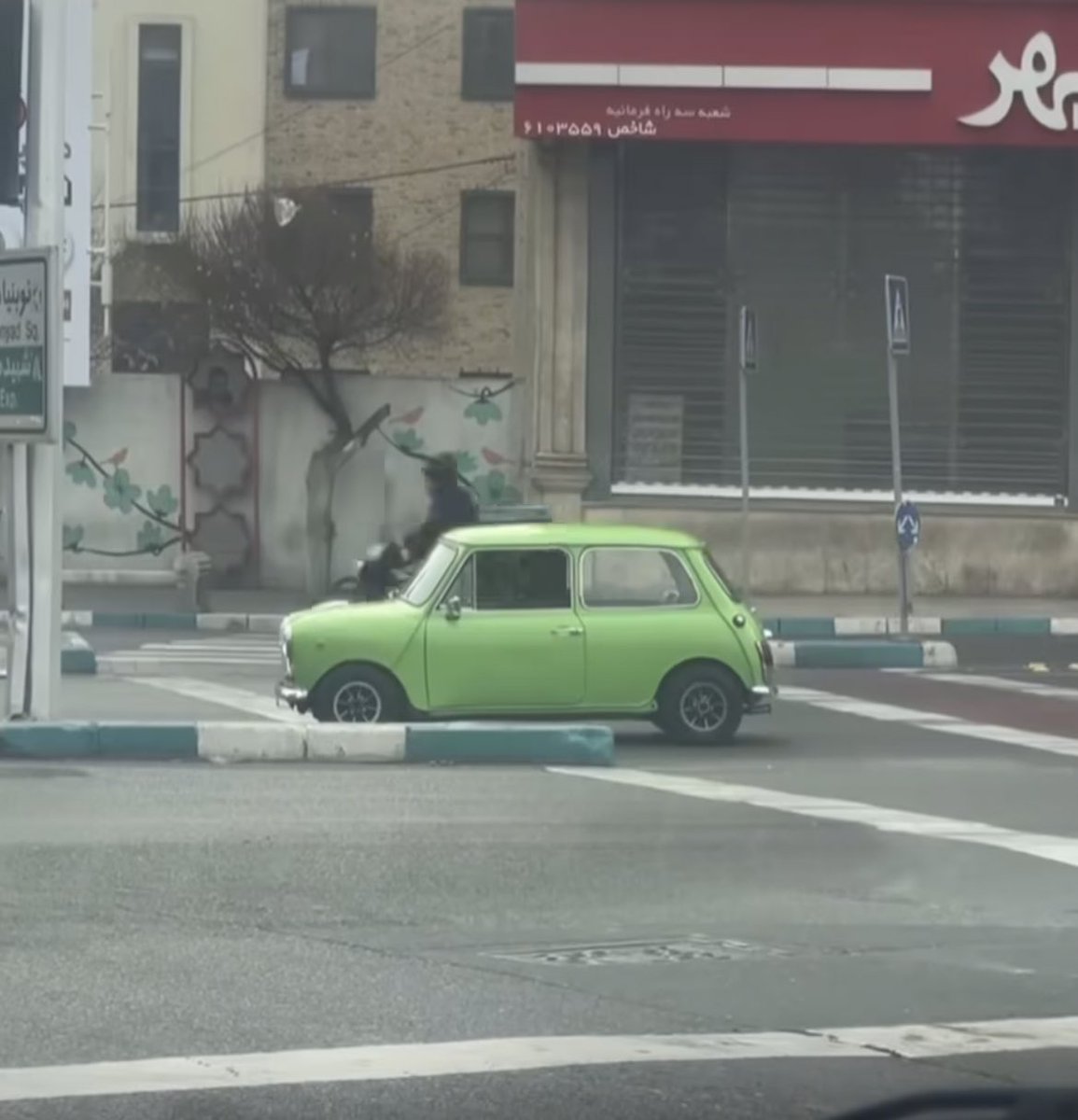 لـورا نایت tweet media