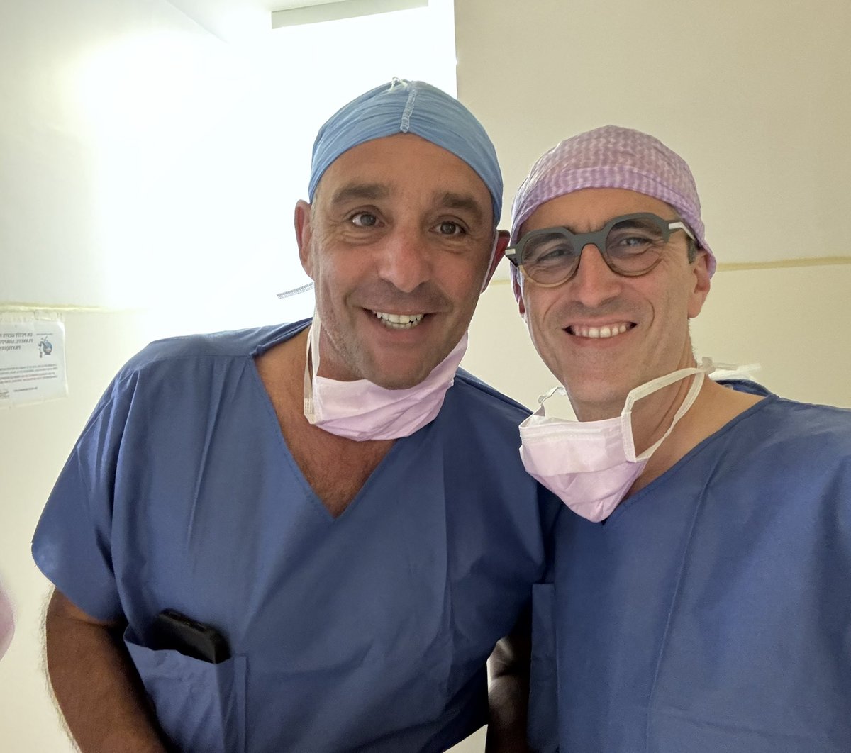 Great experience in Guadeloupe!

I had the pleasure of training urologists at Clinique des Eaux Claires on HoLEP. A big thank you to Dr. Kadji, Jean-François, and Dr. Frédéric Braud for their enthusiasm and to Karl Storz for organizing.
Always a pleasure to share and exchange!