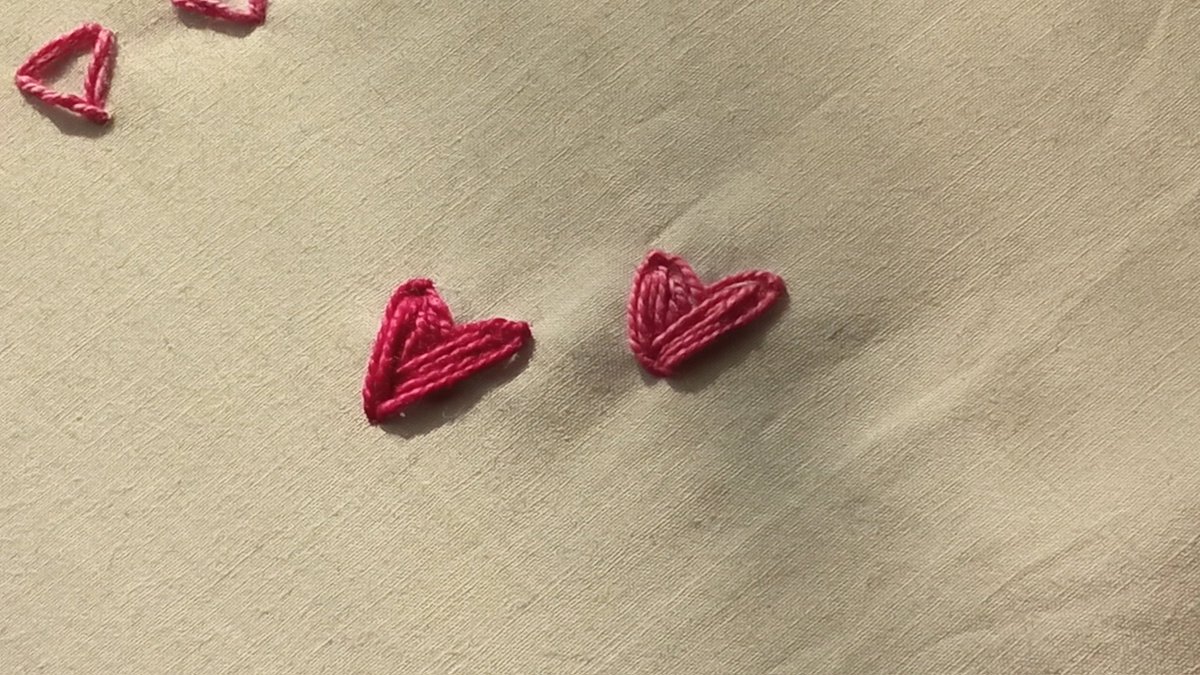 MZART5's tweet image. Choose the right fabric for embroidery! Cotton &amp;amp; linen work best for beginners—easy to stitch &amp;amp; hold shape well. 
#FabricTips #InternationalWomensDay
#HappySUGADay #SUGA #embroideredsleeves #embroideredbackpack