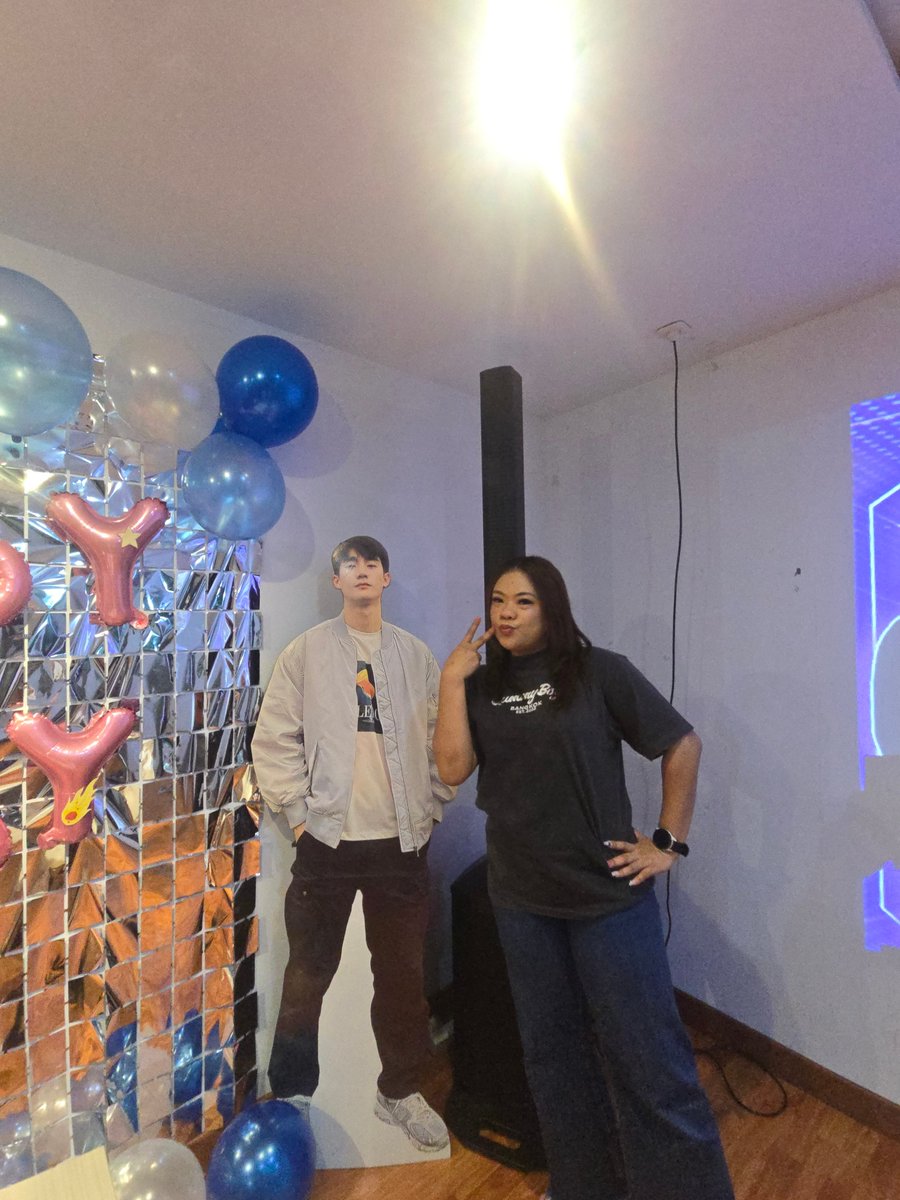 kaptenkapal934's tweet photo. SO HAPPY WE MET F0903
Happiest birthday to my best boy 
@fforcejs

#Happy28thForceDay
#Force28thUniverse
#fforce_ #FOLARIS
#Force28thBDProject 

p.s. : Thank you @925SPACE for celebrating @fforcejs birthday in Jakarta! https://t.co/893R60dhIr