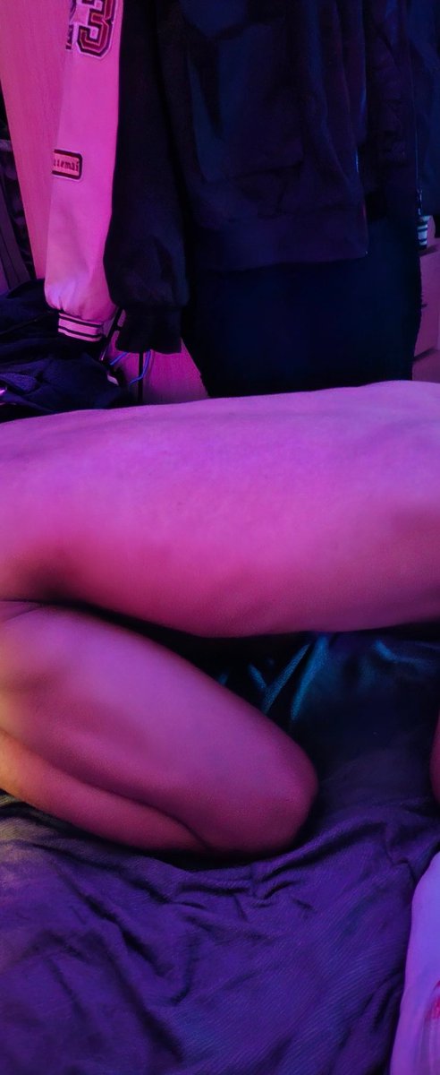 哥哥被幹10分鐘就受不了要我拔出來
說我一直頂到讓他想尿尿
可是我還沒滿足耶怎麼辦
話說3月底要去大港開唱
還找不到住宿有高雄人可以收留嗎🥺🥺