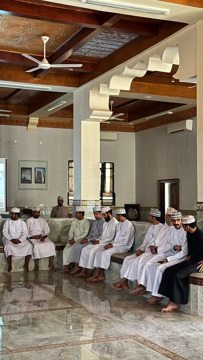 AlnujomTeam's tweet photo. انطلقت المسابقة الثقافية يوم الجمعة بمجلس الرضوان بتنيظم من اللجنة الثقافية بالفريق بمشاركة ستة فرق. 
شهدت المسابقة طرح مجموعة من الاسئلة الثقافية المتنوعة التي اختبرت معرفة المشاركين في مخلتف المجالات، وكما تم توزيع جوائز على الجماهير مما أضاف مزيداً من التفاعل في الفعالية. https://t.co/gqKApxn5xI