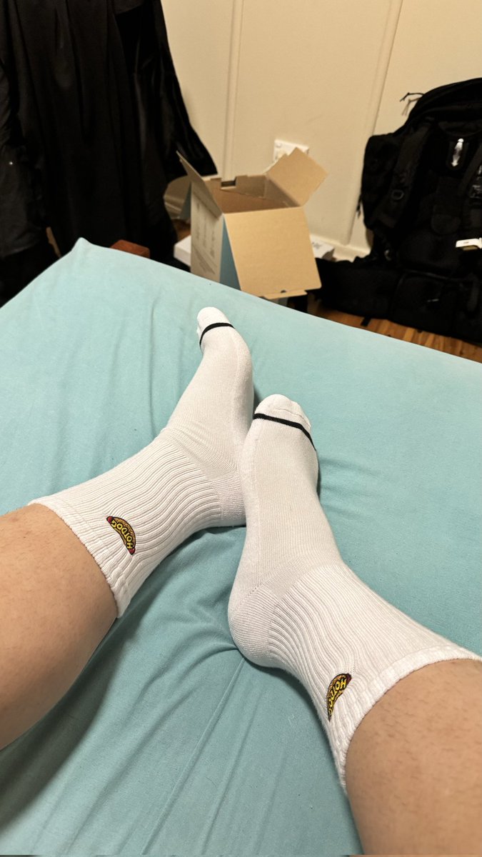 Thursdaytorelax's tweet photo. 白袜 https://t.co/6hvFQ14IvF