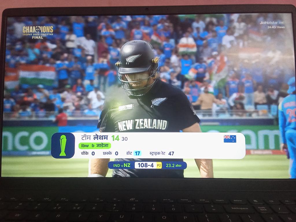 Aakhir jadeja ne leliya wicket 🥳
#jadeja 
Virat ne kiya dance ❣️
#ViratKohli #INDvsNZ #ChampionsTrophyFinal #ChampionsTrophy2025 #ravindrajadeja