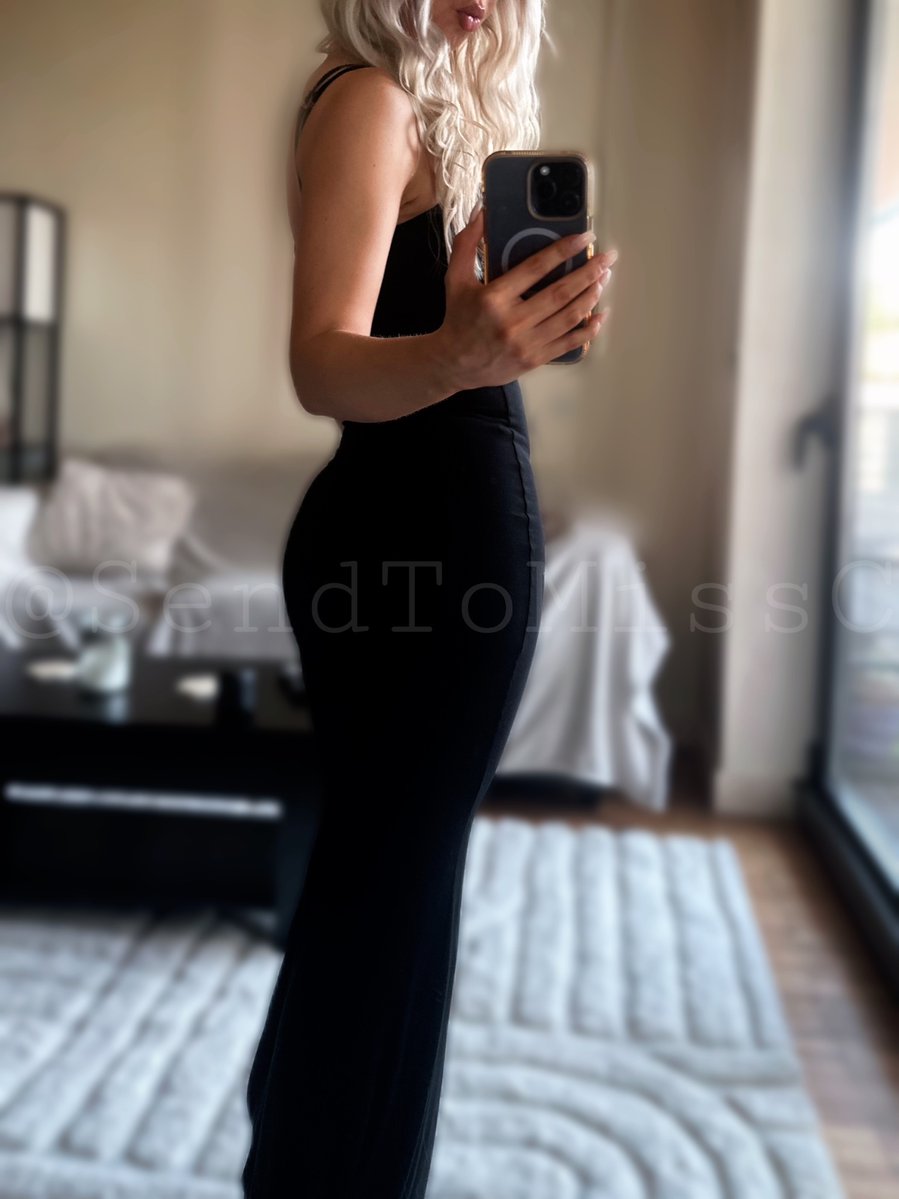 Simp and send to Goddess’ bratty perfection, I’m gonna get so many free drinks today 👑🥂💸