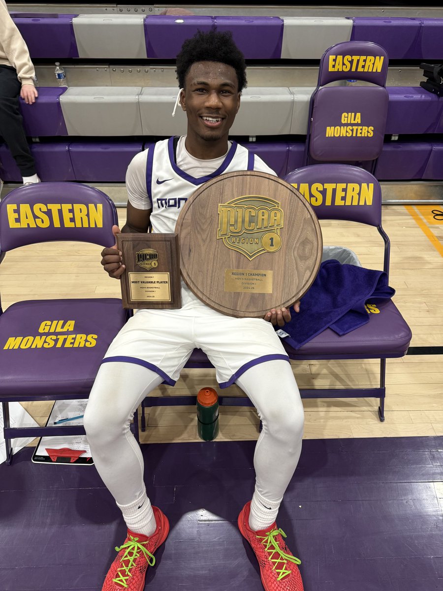 ea_mbb's tweet photo. Winning >>>>>> Political Accolades!!!! 🗣️

@ArmariCarraway was named the region 1 tournament MVP! Winners Win! https://t.co/Q1ecRCiKM5