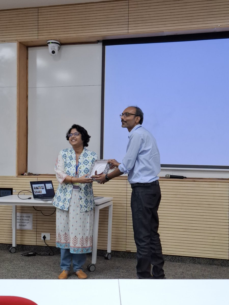 RakshitTatini's tweet photo. Elated to share @pauldebashish3  received a poster prize at the CACS-2025 at @AshokaUniv . Thanks, Drs. @ChemMunmun  and @Deepak_Asthana_  , for the kind invitation, honored to present our work. Great ambiance, warm hospitality!

Thanks @bappagole for the picture @snuchemistry https://t.co/G6dNkemizI