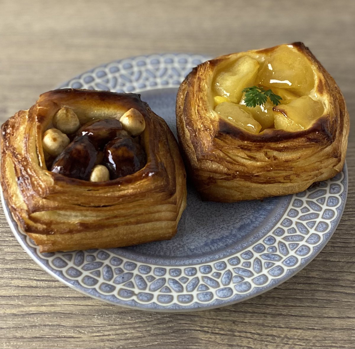 アップ🌰🍎🔍

そういば栗の方はマロンヘーゼルナッツダマンドを下に敷くつもりが間違ってアーモンドプードルを使ってしまったので普通のマロンダマンドに…