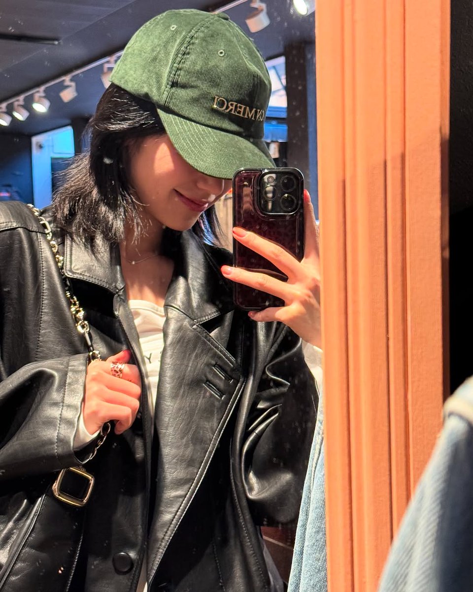 #YEJI yezyizhere instagram update