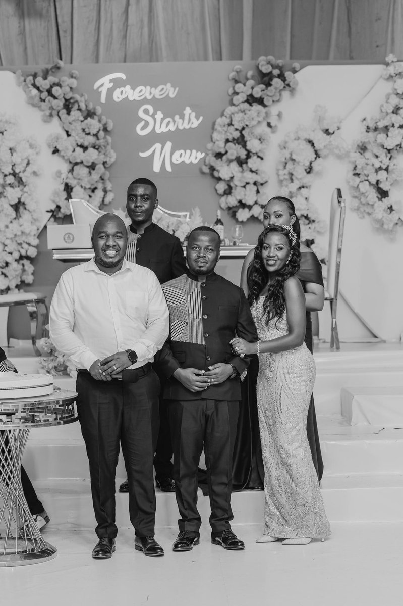 AsasiraGilbert's tweet photo. It was an honour hosting Mr&amp;Mrs Mugabe; in the company of their friends &amp;families as the two tied the knot.

We are #360degreeemcees &amp; we create lasting memories for you &amp; your guests. @UncleMarkUganda @_ojangole @NuwaNicholas @emeka_ug @JRwabutomize @UncleBob256 https://t.co/vheosvyRbZ