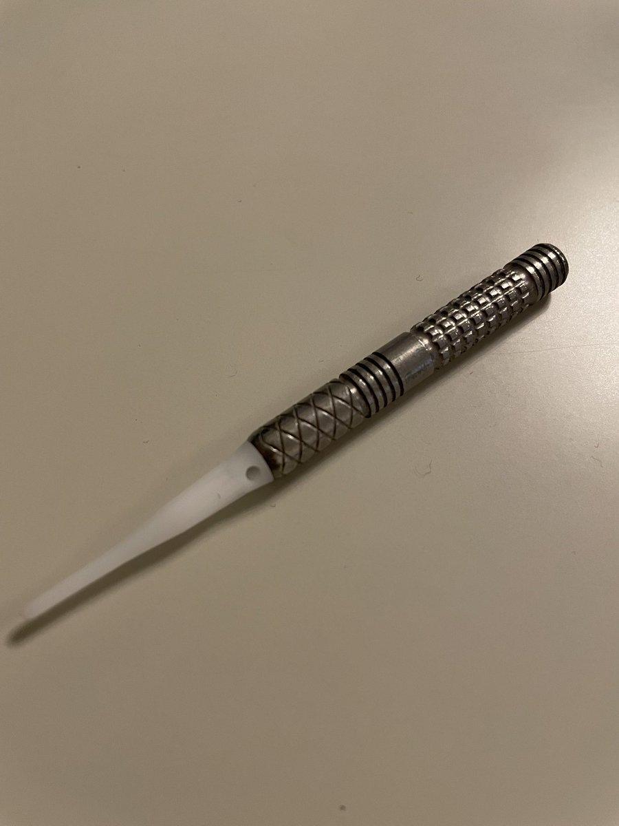 JSFD_official's tweet photo. 【第2回 JSFD OPEN 】

落とし物です！
コントロールまで取りに来てください。

#JSFDOPEN
#darts https://t.co/VEvr34QUOk