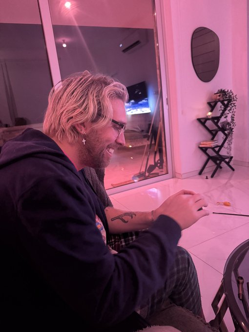 Watch Jade Vow's leaked NSFW photo on TwXstars