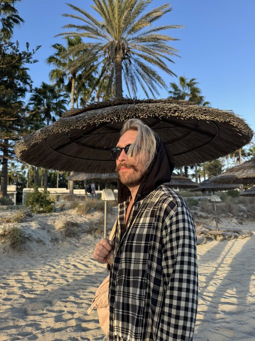 Watch Jade Vow's leaked NSFW photo on TwXstars