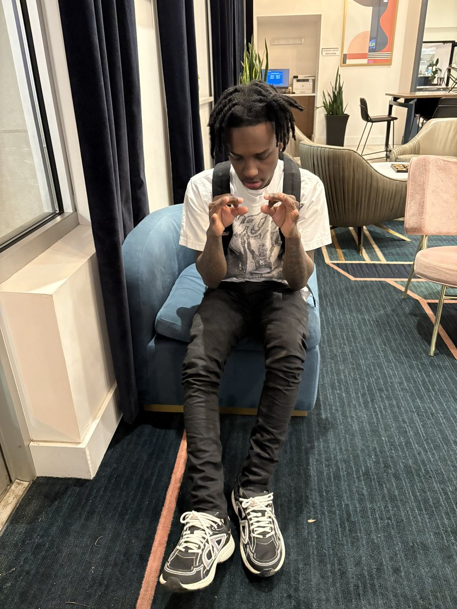 narcsid's tweet photo. imma shifty nga just call me jamal crawford https://t.co/68dGtAmPNw