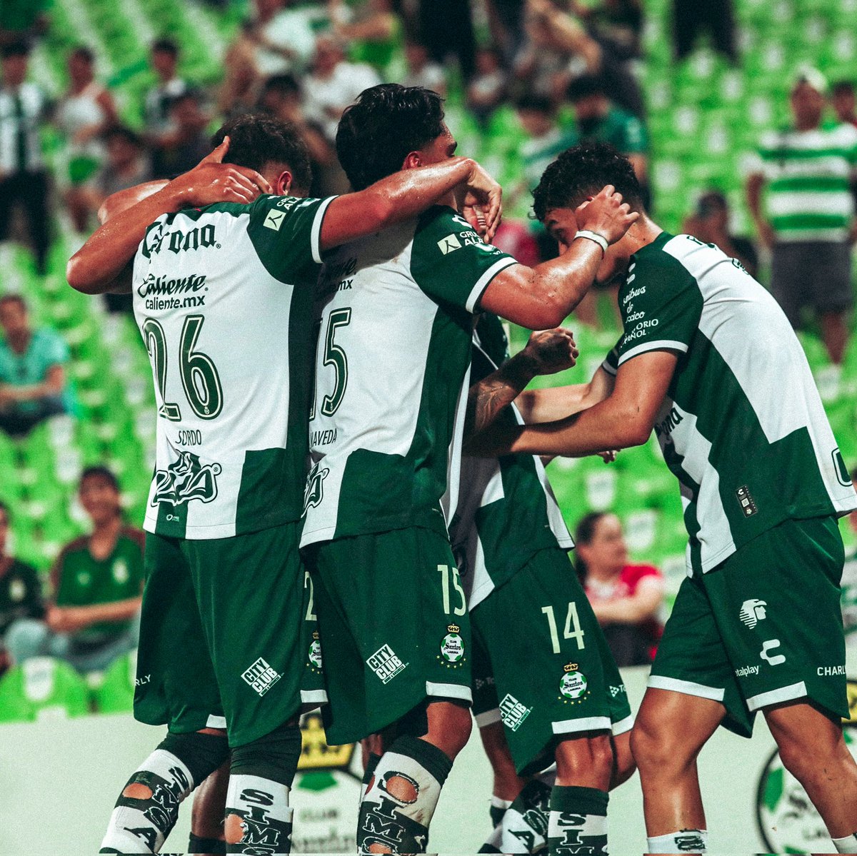Soyguerrero_mx's tweet photo. ¡Que hoy el equipo saque el triunfo! 🙏🏼

#SantosLaguna | #LigaBBVAMX https://t.co/Bjk1Q2RlUI