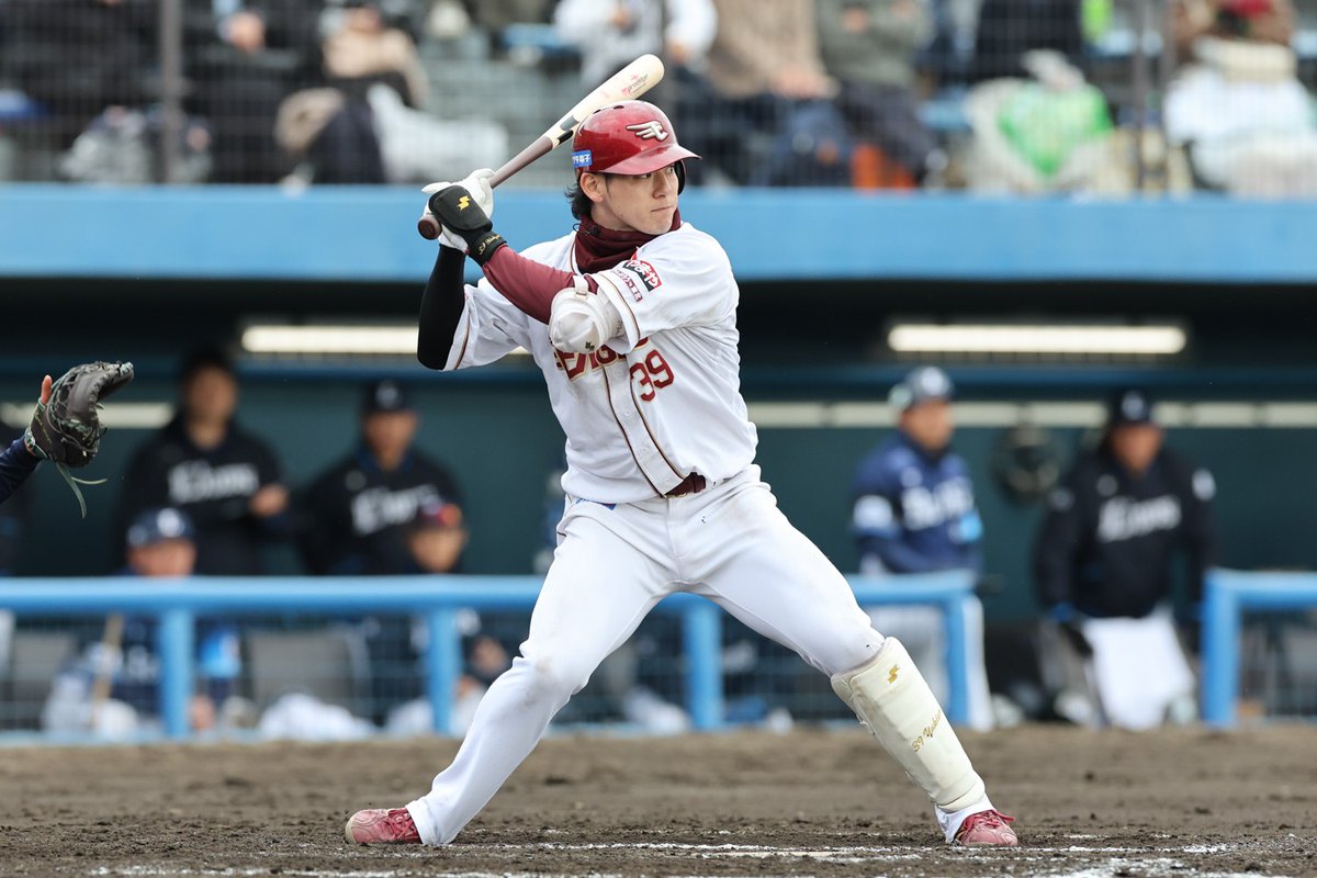 Rakuten__Eagles's tweet photo. 【7回裏 E 2-5 L】

#阿部寿樹 選手がツーベースで出塁。
ランナー二塁・三塁のチャンスで #伊藤裕季也 選手がレフトへのの2点タイムリーツーベース！

#RakutenEagles
#キ！ https://t.co/GE4eqhLJzu