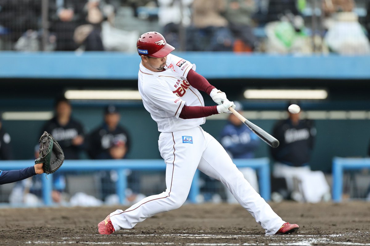 Rakuten__Eagles's tweet photo. 【7回裏 E 2-5 L】

#阿部寿樹 選手がツーベースで出塁。
ランナー二塁・三塁のチャンスで #伊藤裕季也 選手がレフトへのの2点タイムリーツーベース！

#RakutenEagles
#キ！ https://t.co/GE4eqhLJzu