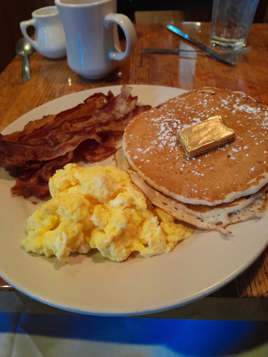 Good way to say goodbye to #Chicago!

#pancake