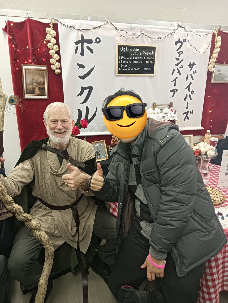 ヴァンサバのキャラと写真とってきた🪓たのしー🧄@poncleVampireJP #ヴァンパイアサバイバーズ