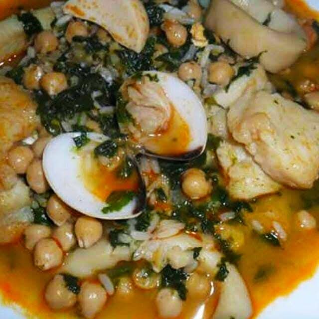 *POTAJE DE GARBANZOS CON BACALAO Y ESPINACAS* Receta escrita paso a paso 📝 👇 paladealo.com/potaje-de-cuar… 👌💯😋 Buenos días 🤗