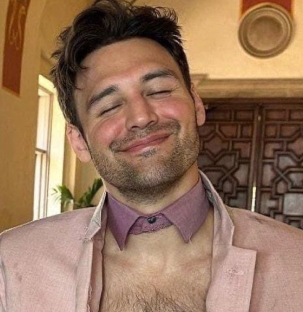 armor_eddie's tweet photo. saw someone say that they hope buddie doesn’t turn abusive bc they get “that vibe” from eddie. the eddie in question: https://t.co/n1loKSg4ZY