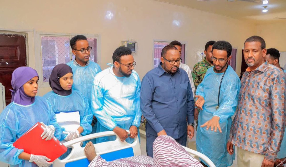 SSCKhatumoTv's tweet photo. Laascaanood, 08.03.2025:- Hoggaamiyaha Maamulka SSC-Khaatumo Mudane Cabdiqaadir Axmed Aw-Cali, ayaa Cisbitaalka Guud ee Caasimadda ku booqday dhaawaca ciidanka halyeeyada ah ee ku dhaawacmay duullaankii ay kusoo qaadeen deegaannada SSC-Khaatumo maleeshiyaadkii Soomaaliland https://t.co/2sRX3bX9ra